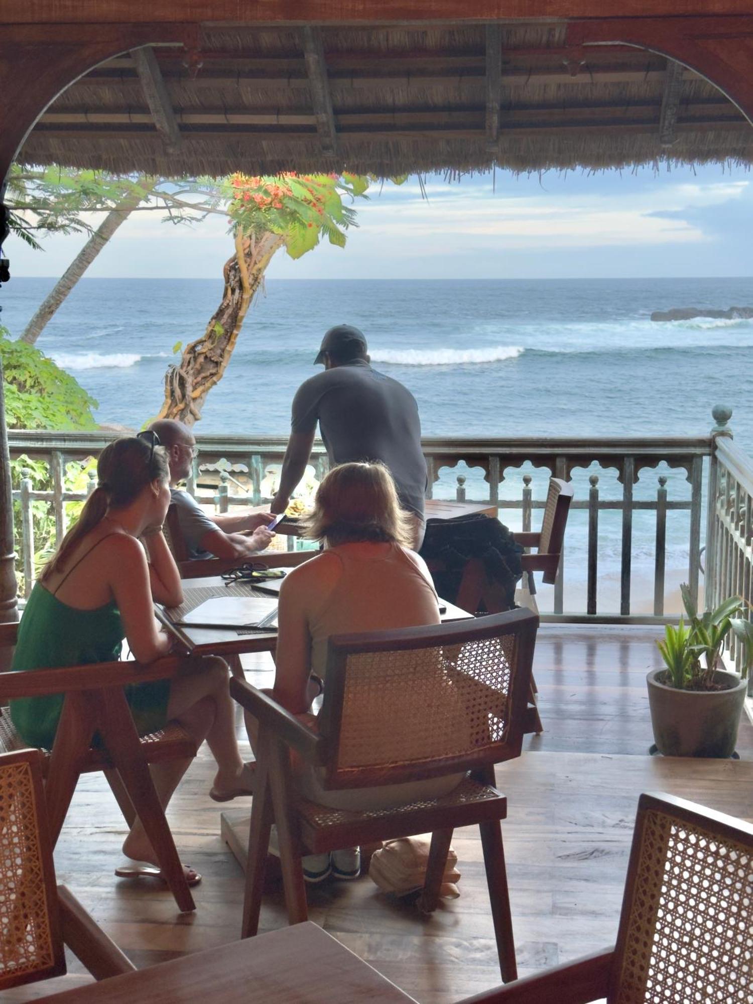Hotel Aga Surf View Tangalle Exterior foto