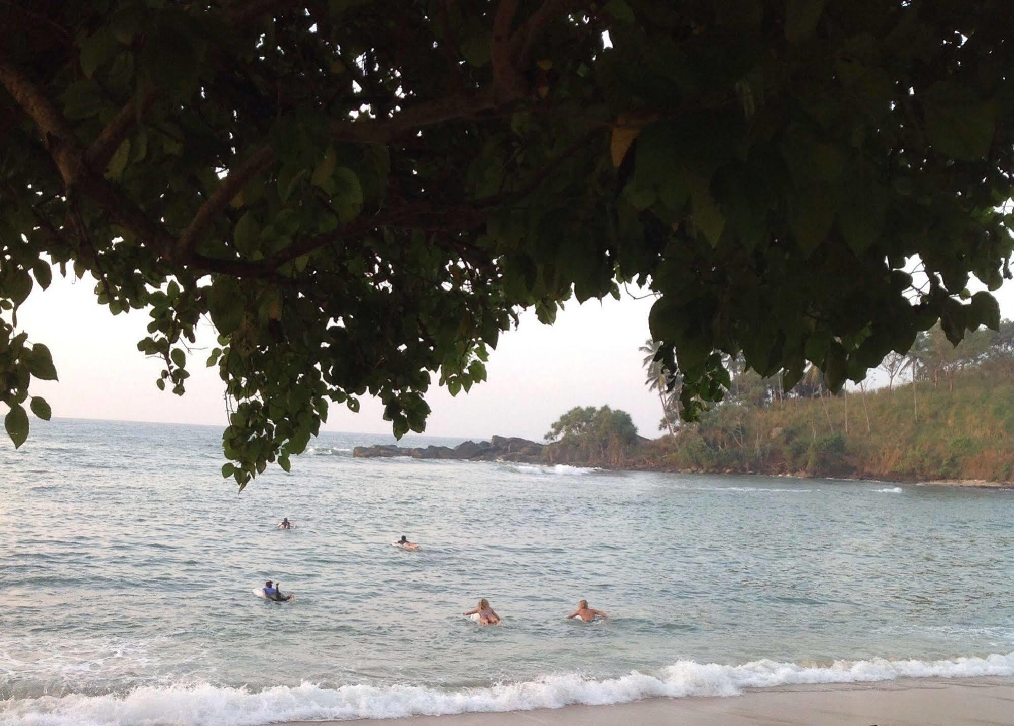 Hotel Aga Surf View Tangalle Exterior foto