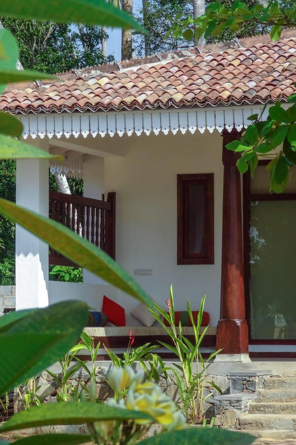 Hotel Aga Surf View Tangalle Exterior foto