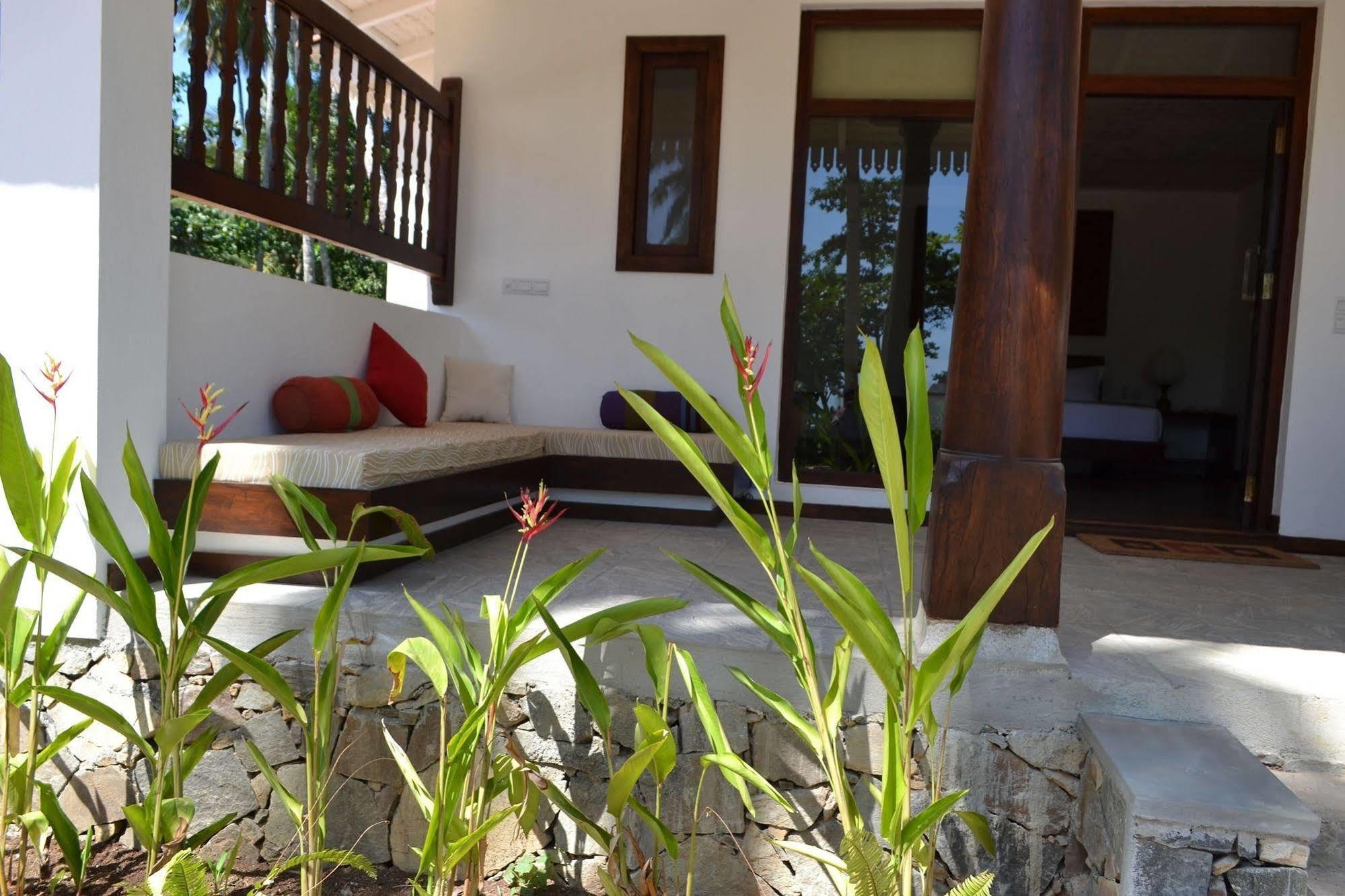 Hotel Aga Surf View Tangalle Exterior foto