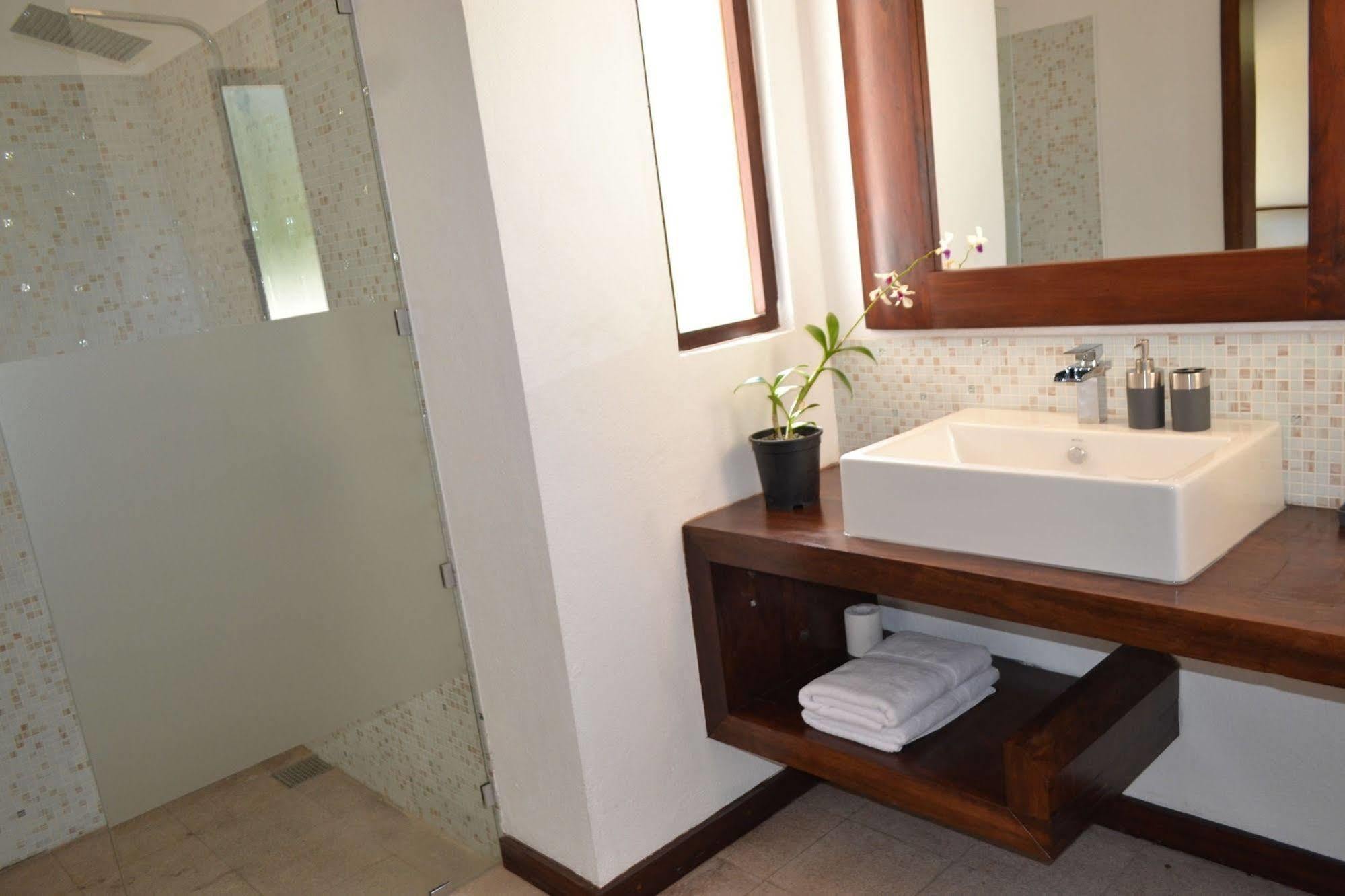 Hotel Aga Surf View Tangalle Exterior foto