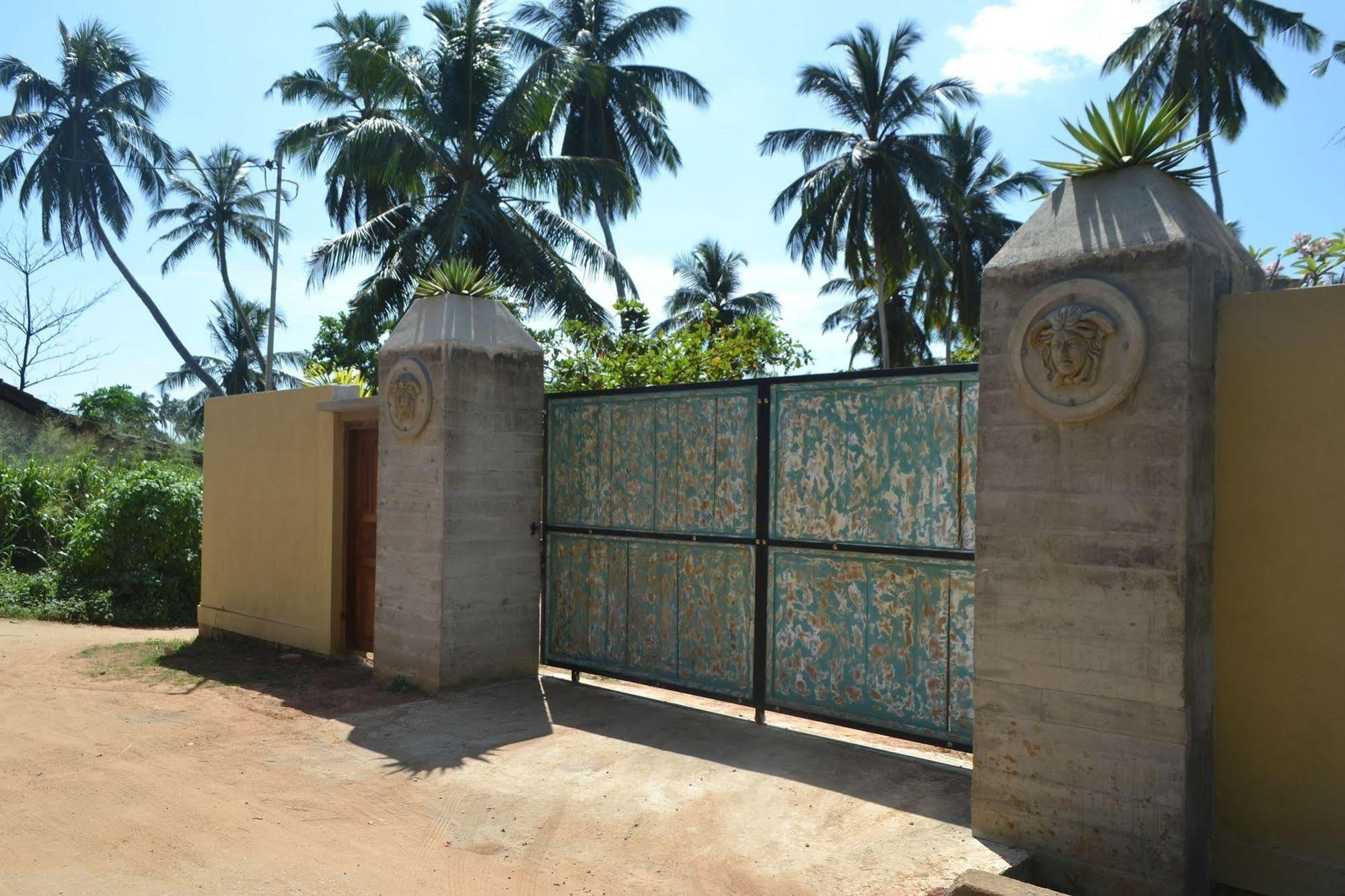 Hotel Aga Surf View Tangalle Exterior foto